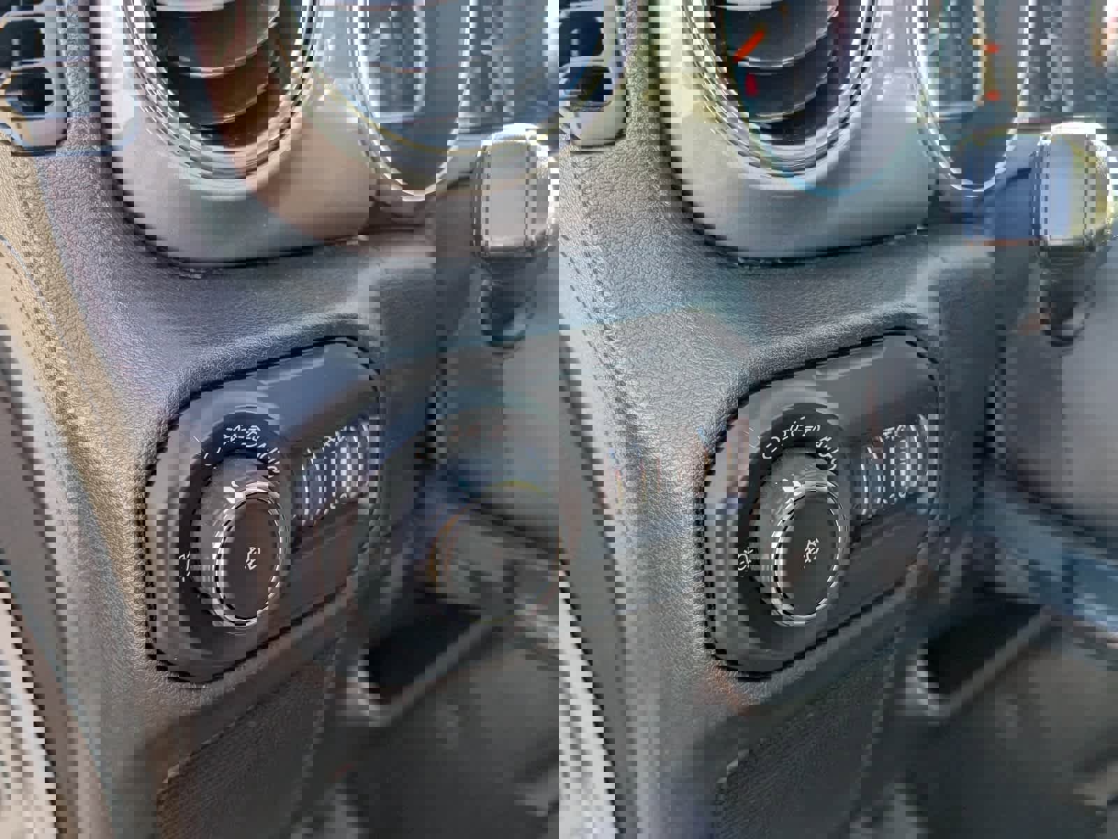 Used 2019 Jeep Wrangler Unlimited Sahara image 17