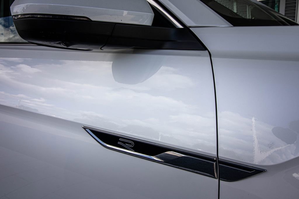 Used 2024 Volkswagen Atlas SEL Premium R-Line image 6