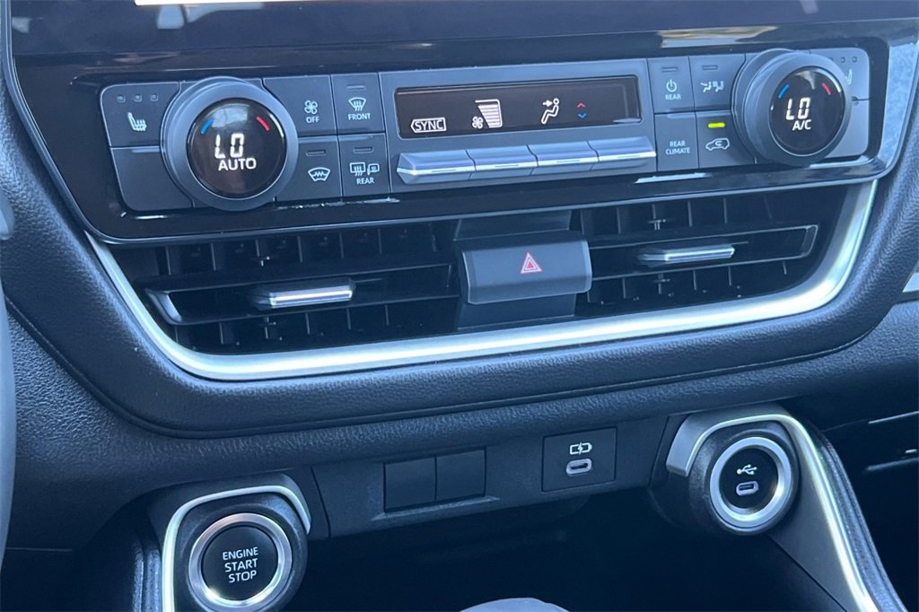 Used 2025 Toyota Grand Highlander AWD image 22