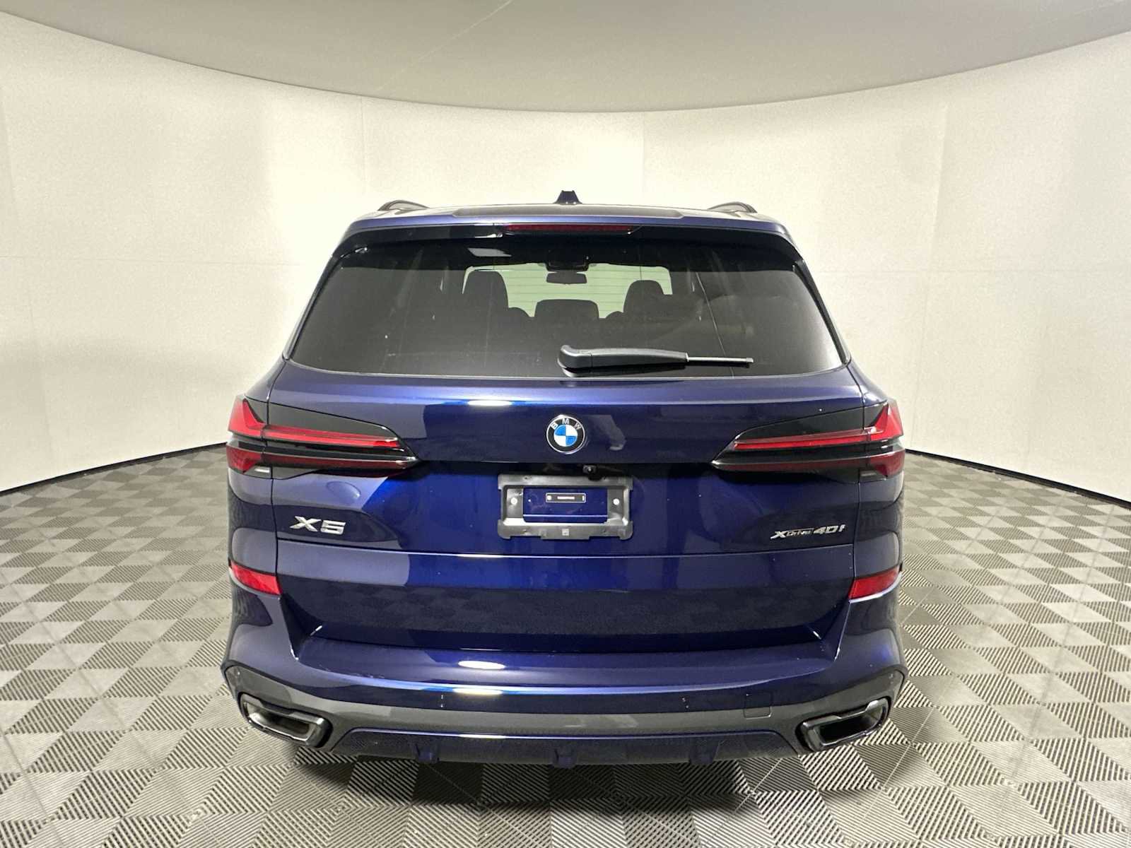 New 2026 BMW X5 xDrive40i w/ M Sport Package image 2