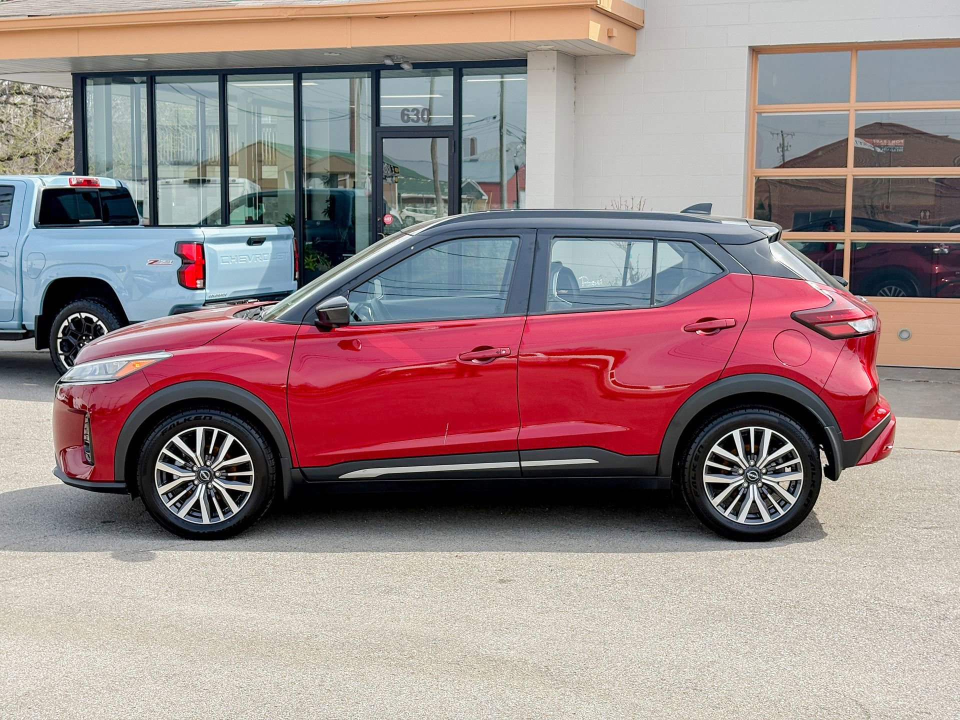 Used 2023 Nissan Kicks SR w/ SR Premium Package image 8