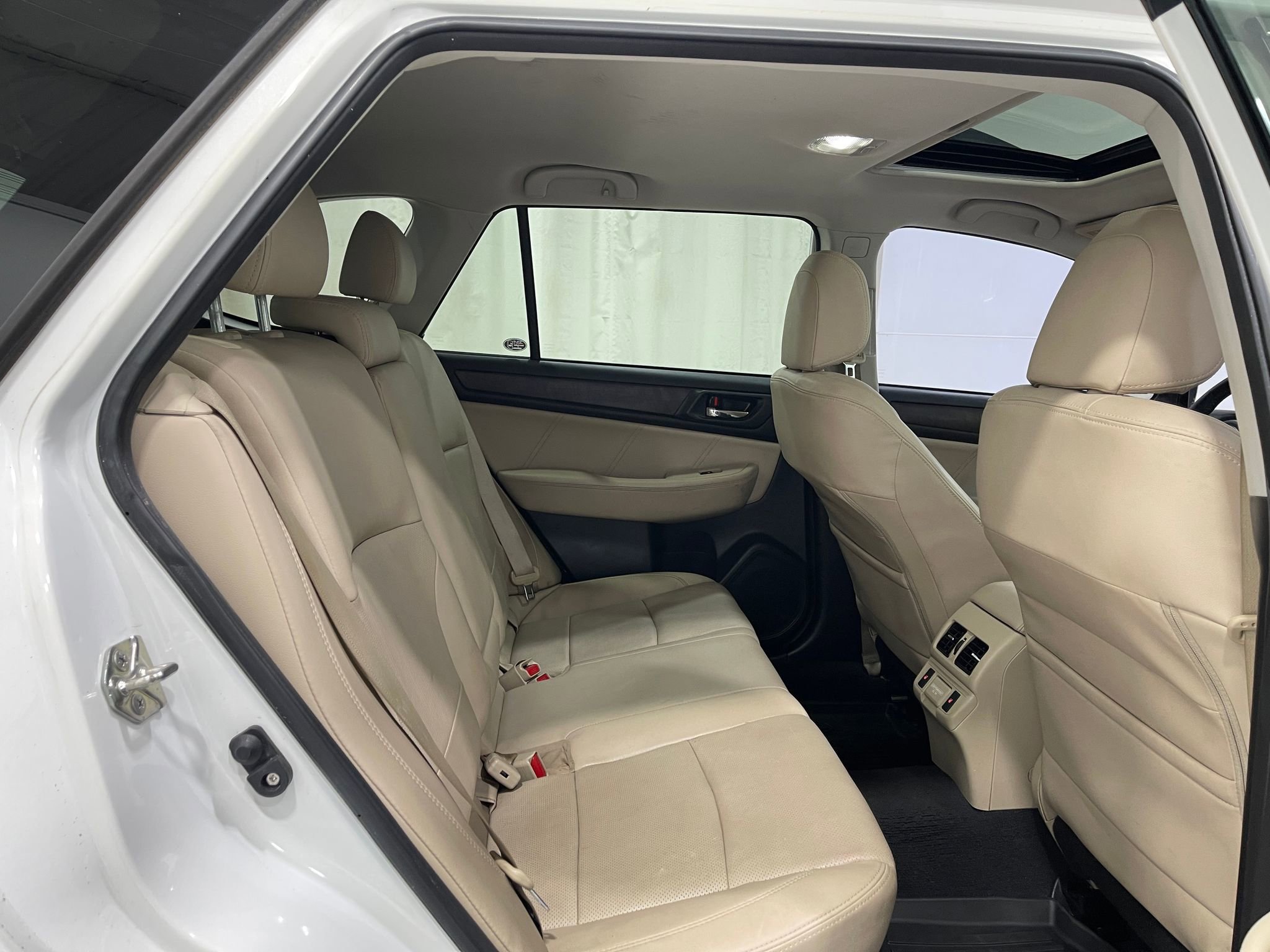 Used 2018 Subaru Outback 2.5i Limited image 29