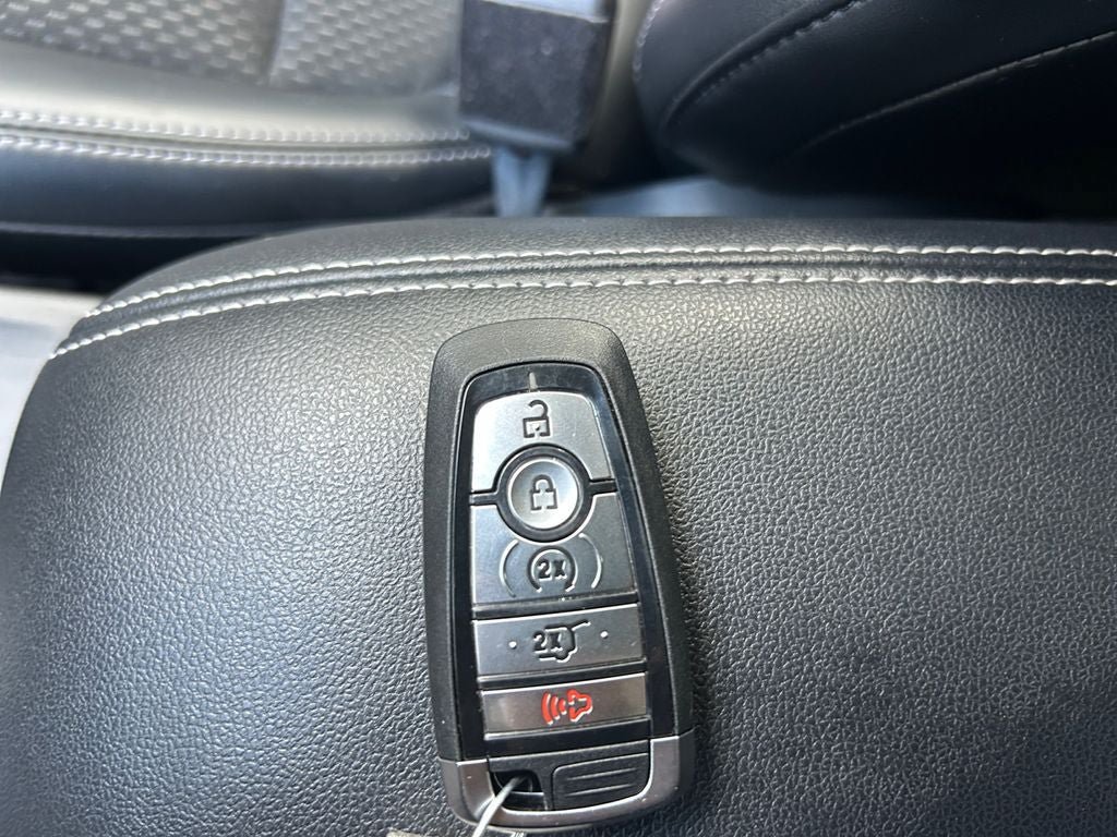 Used 2025 Ford Escape SE FWD image 30