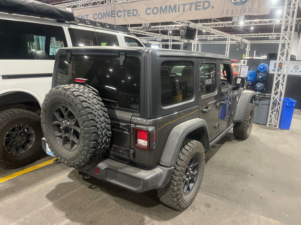 Used 2025 Jeep Wrangler Unlimited Sport AWD/4WD image 2