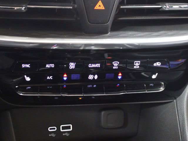 Used 2024 Buick Encore GX Avenir w/ Avenir Technology Package image 13