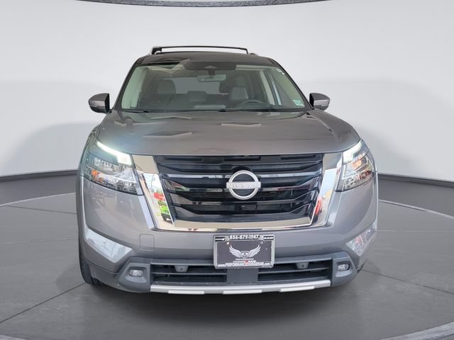 Used 2024 Nissan Pathfinder SL AWD/4WD image 3