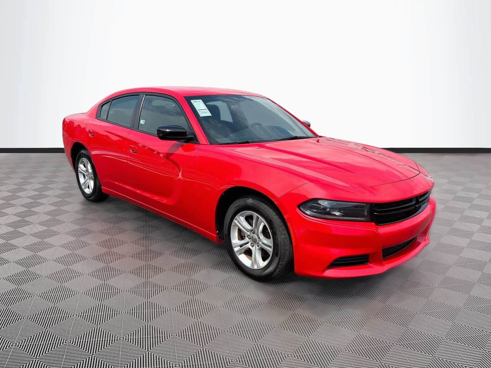 Used 2023 Dodge Charger SXT RWD image 3