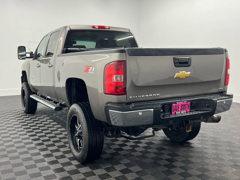 Used 2013 Chevrolet Silverado 2500 LTZ w/ LTZ Plus Package image 3