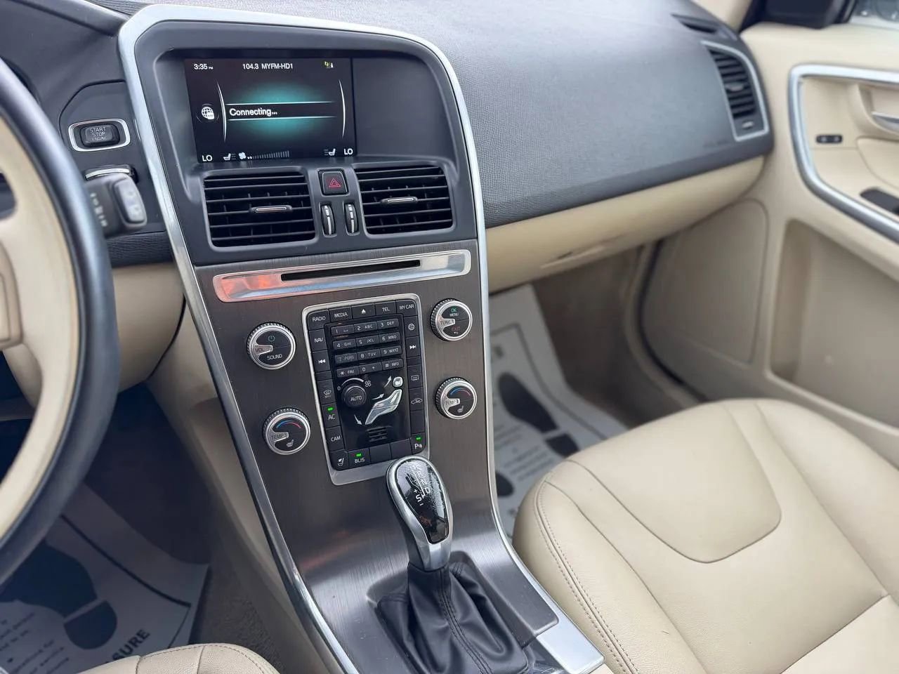 Used 2015 Volvo XC60 T5 AWD/4WD image 50