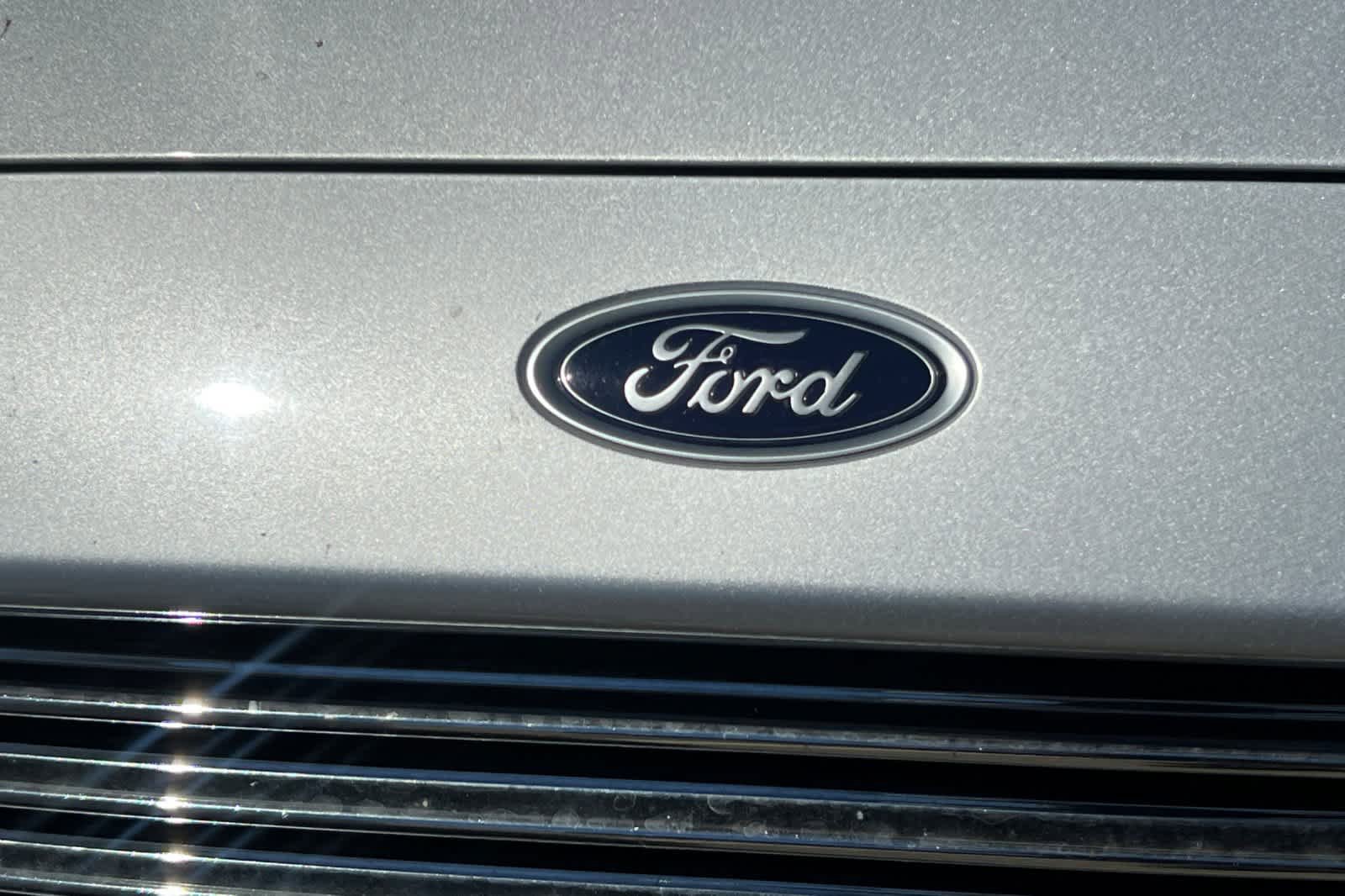 Used 2016 Ford Fusion SE FWD image 13