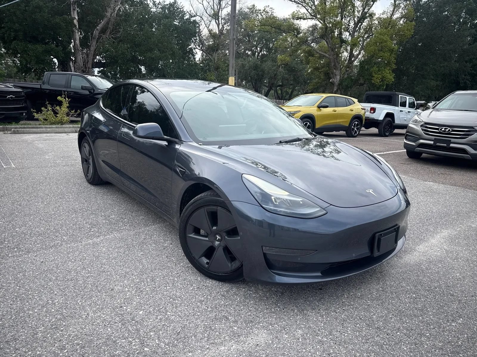 Used 2022 Tesla Model 3 Standard Range RWD image 5