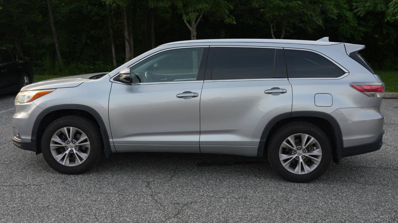Used 2015 Toyota Highlander XLE AWD/4WD image 8
