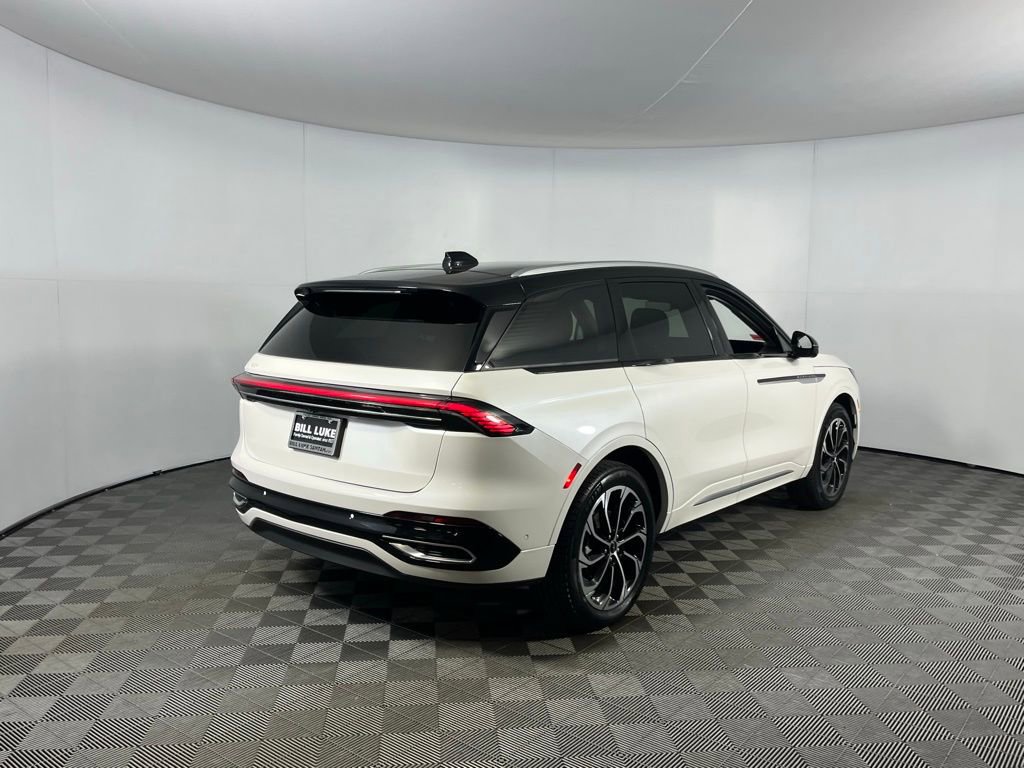 Used 2024 Lincoln Nautilus Reserve image 8