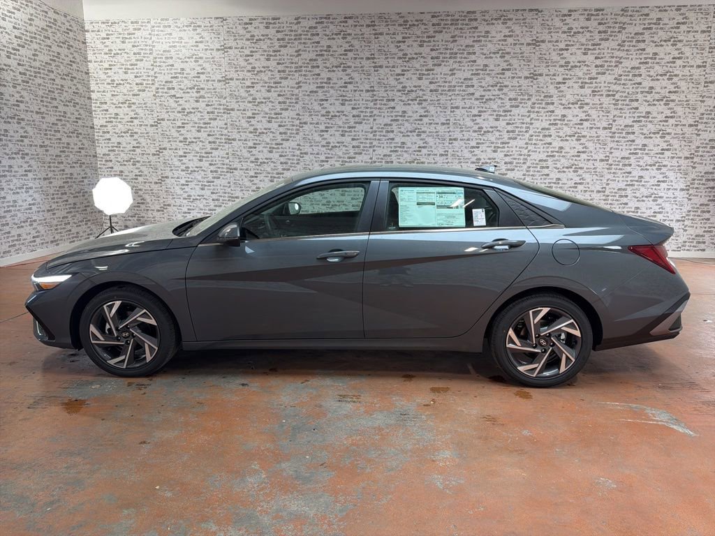 New 2026 Hyundai Elantra Limited image 4