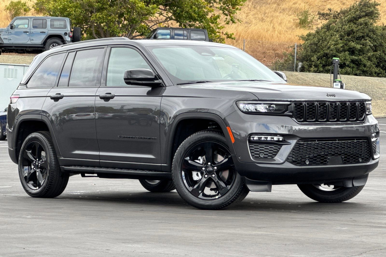 New 2025 Jeep Grand Cherokee Limited w/ Luxury Tech Group II video 2
