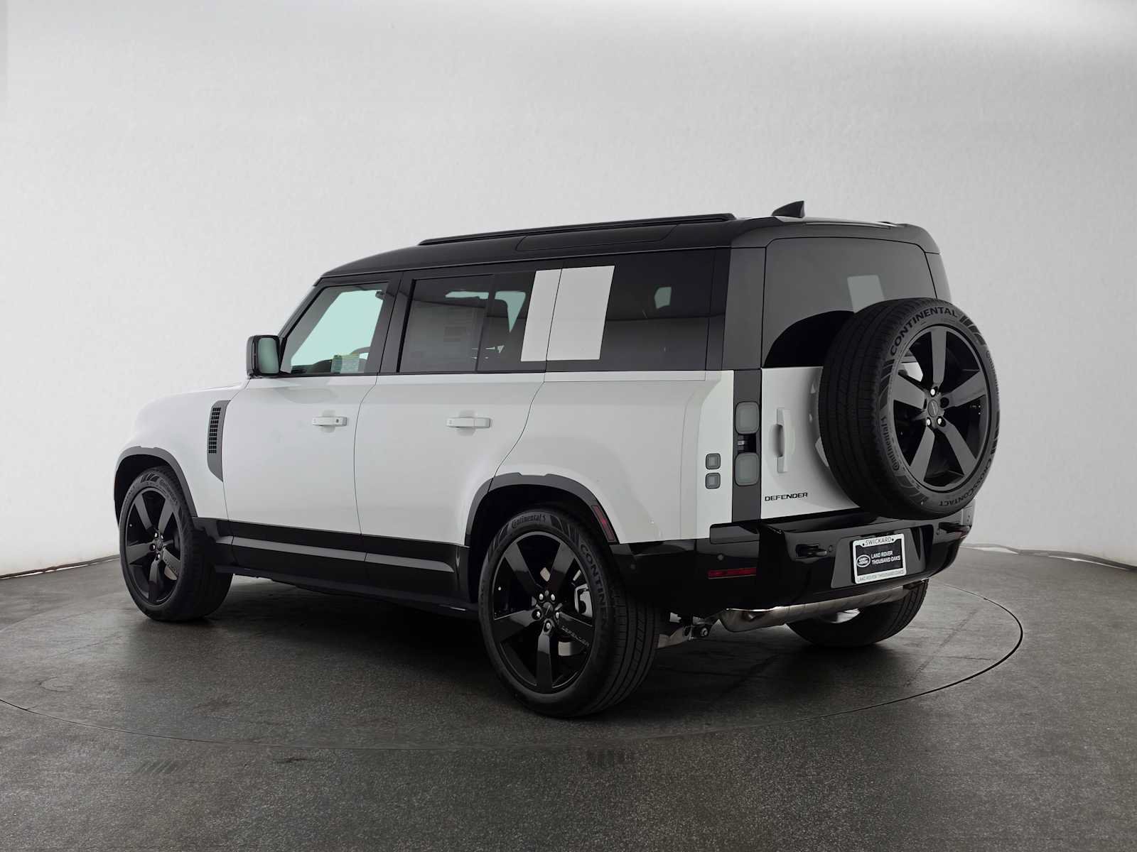 New 2026 Land Rover Defender 110 X-Dynamic SE AWD/4WD image 3