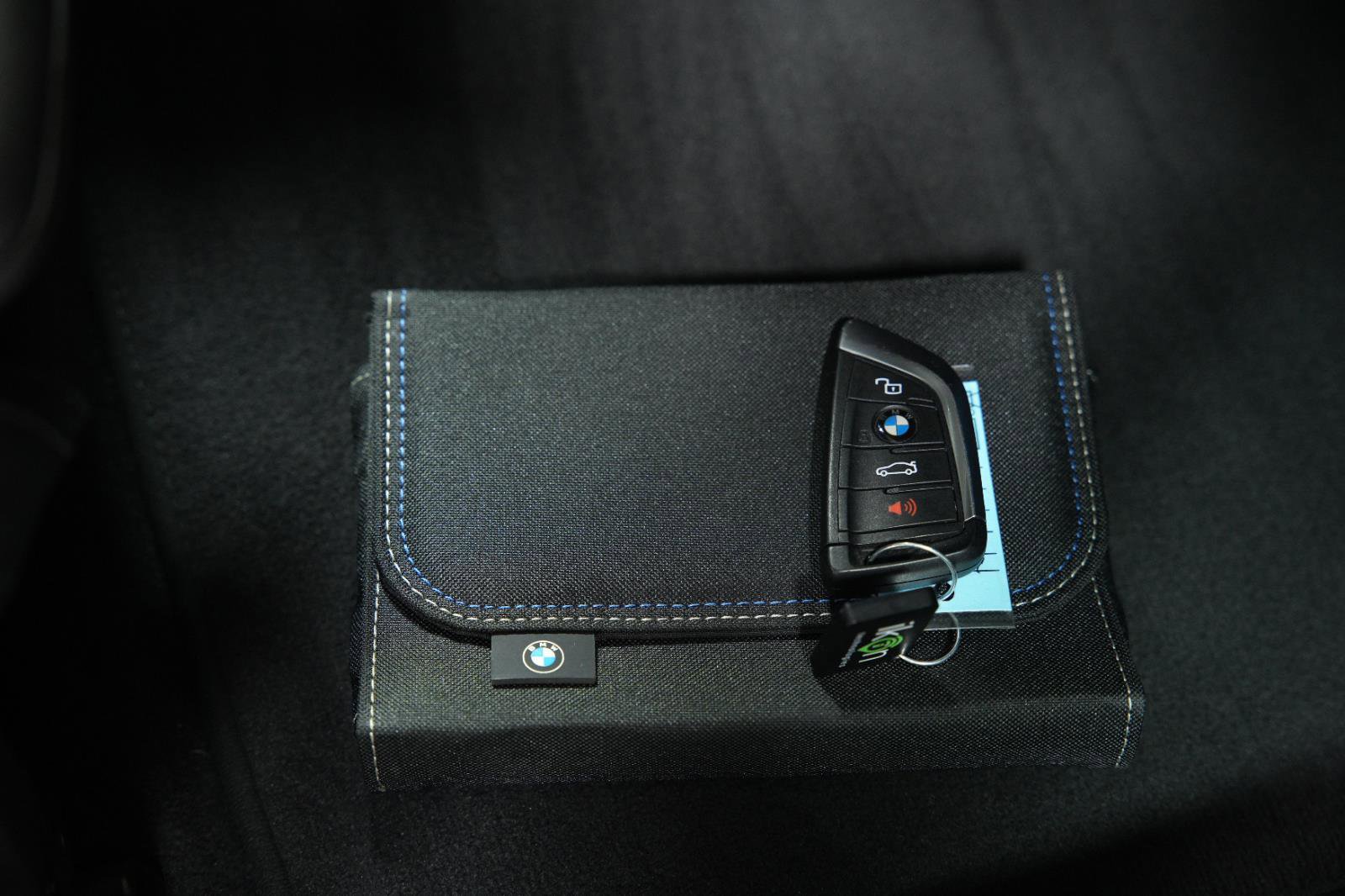 Used 2023 BMW 330e xDrive image 41