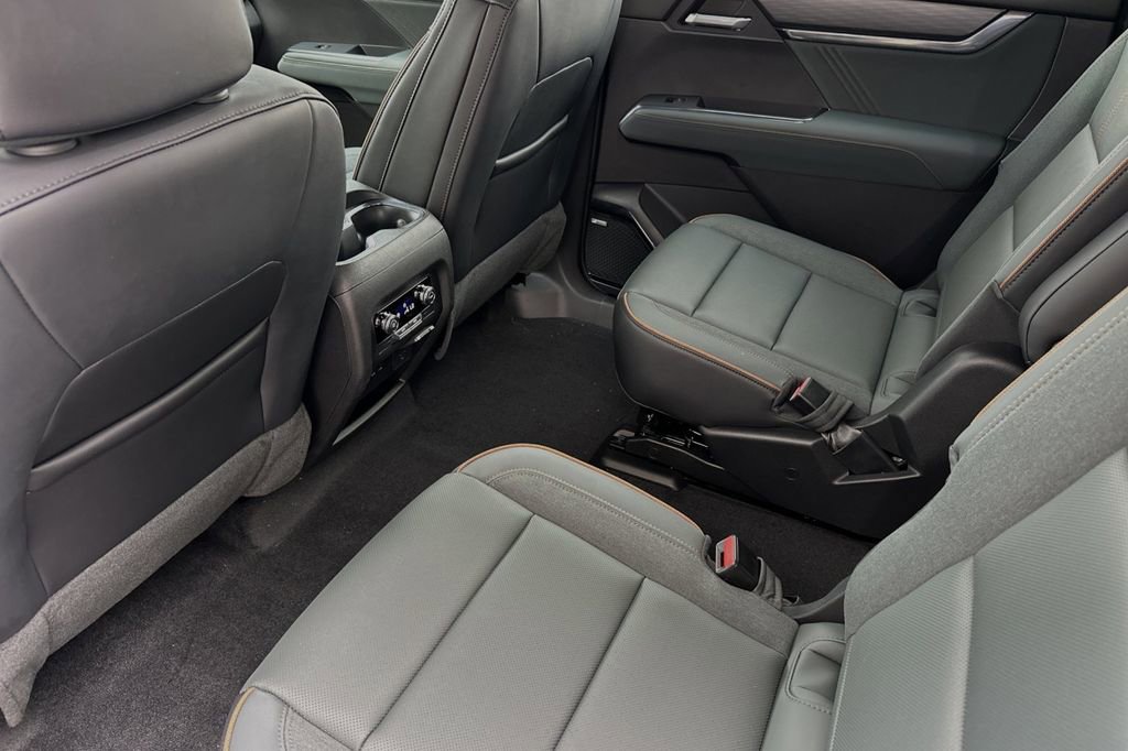 New 2025 GMC Acadia AT4 w/ Super Cruise Package image 10