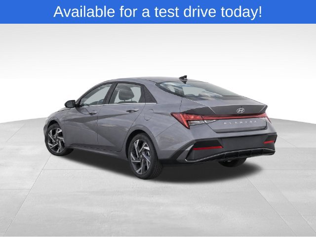 Used 2024 Hyundai Elantra SEL w/ Convenience Package FWD image 3