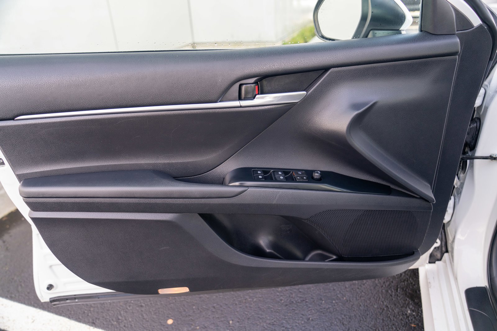 Used 2019 Toyota Camry LE image 10