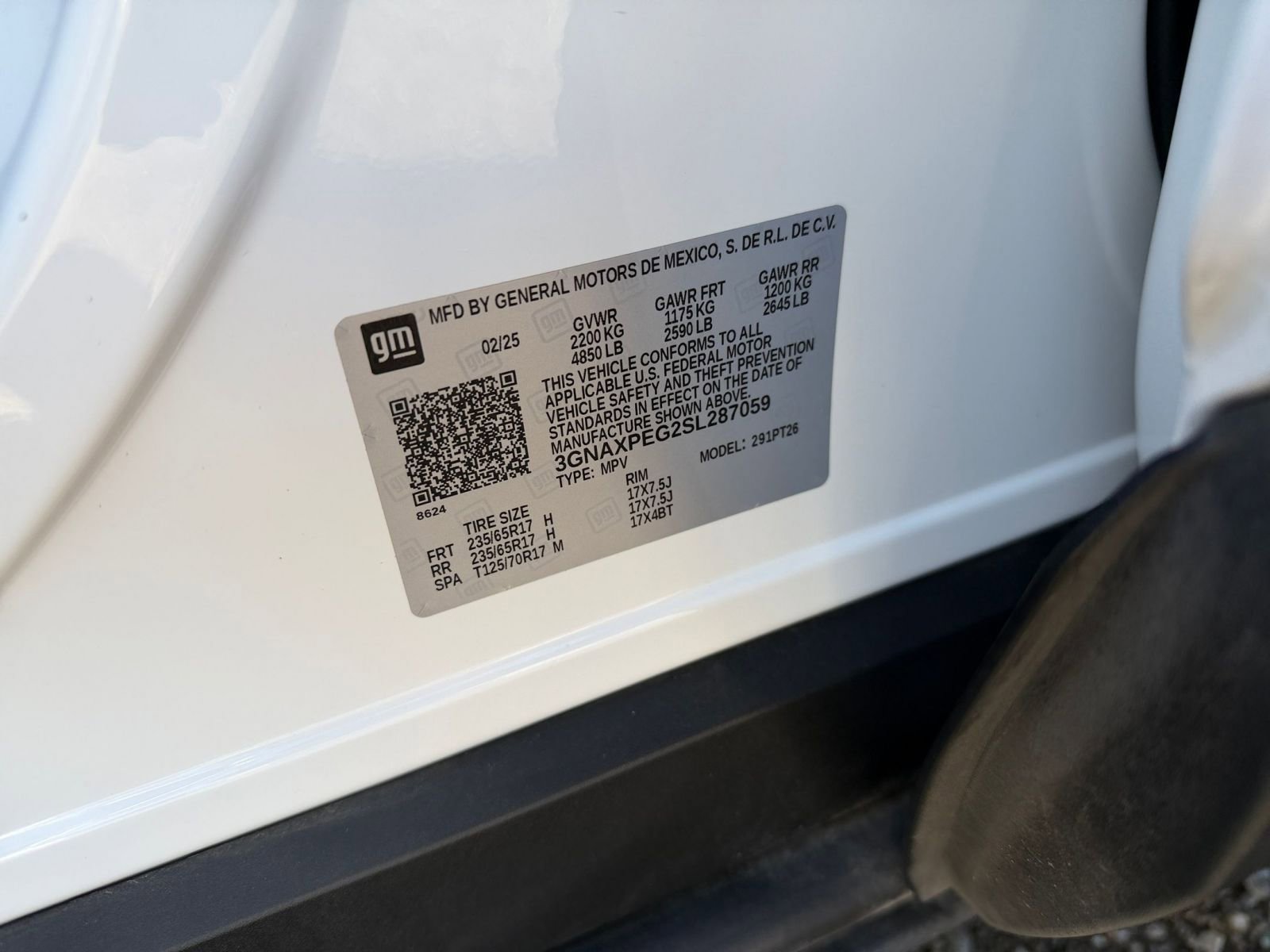 Used 2025 Chevrolet Equinox LT image 28