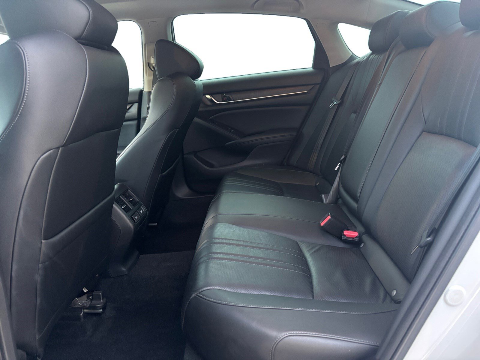 Used 2022 Honda Accord Touring image 13