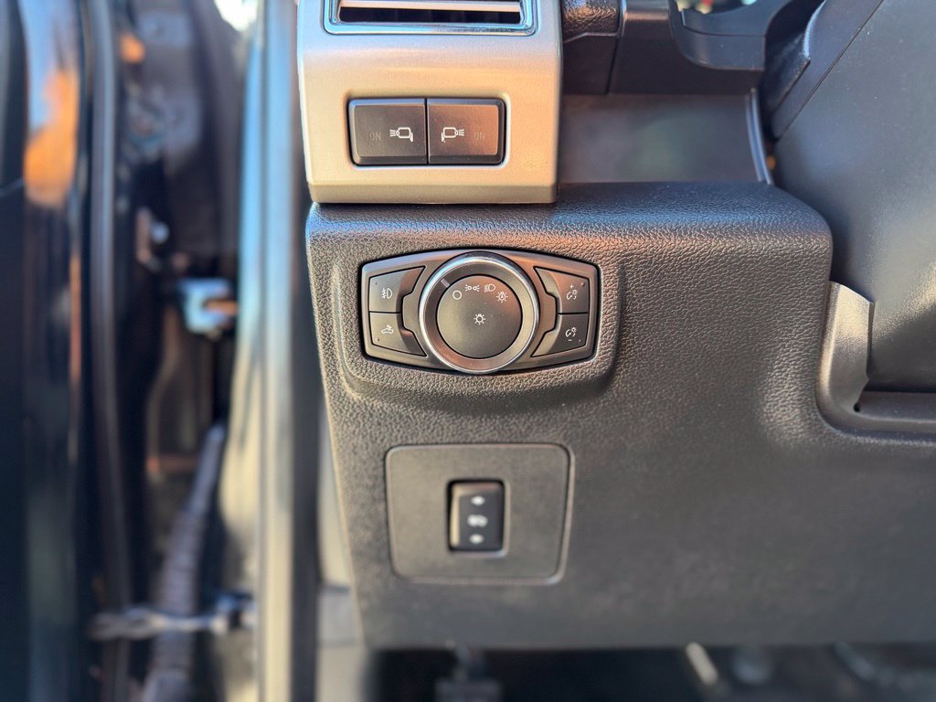 Used 2016 Ford F150 Lariat w/ Equipment Group 502A Luxury AWD/4WD image 24