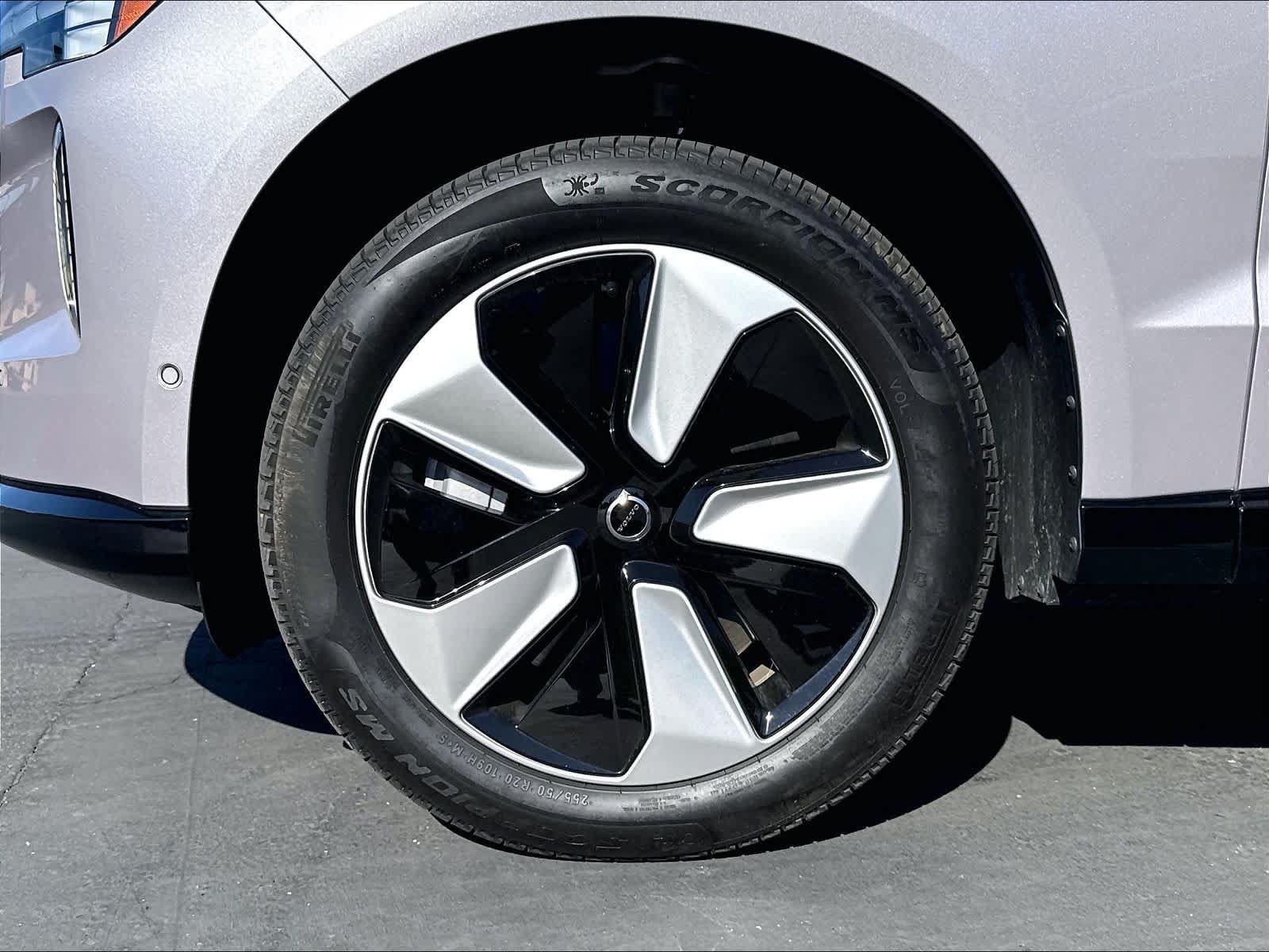 Used 2026 Volvo EX90 Plus RWD image 13