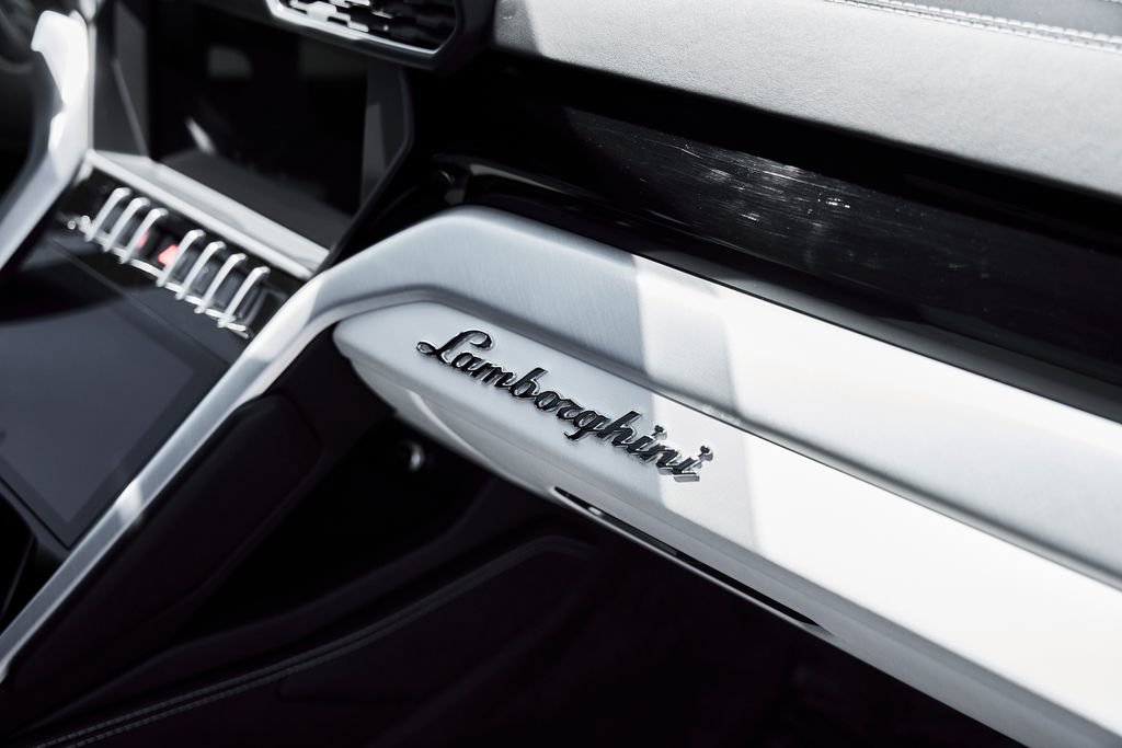 Used 2019 Lamborghini Urus AWD/4WD image 45