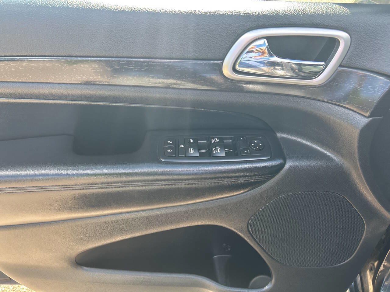 Used 2015 Jeep Grand Cherokee Altitude image 6