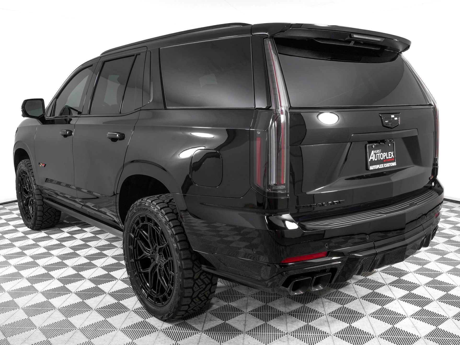 Used 2026 Cadillac Escalade V w/ LPO, ONYX Package AWD/4WD image 7