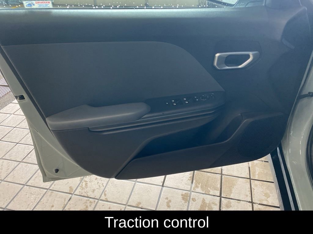 Used 2025 Kia K4 LXS image 9
