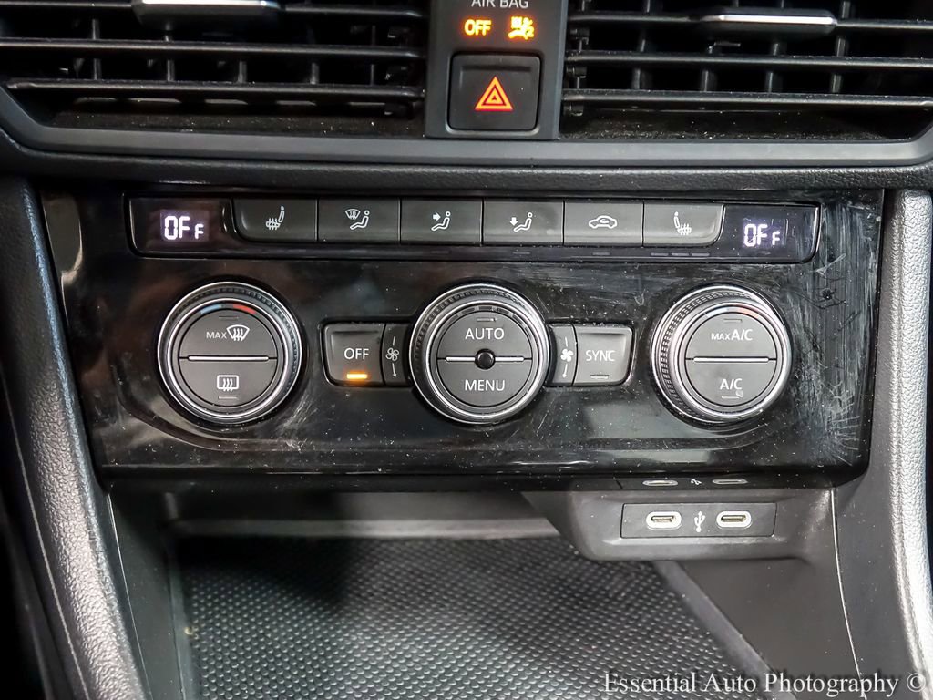 Used 2024 Volkswagen Jetta SE FWD image 17