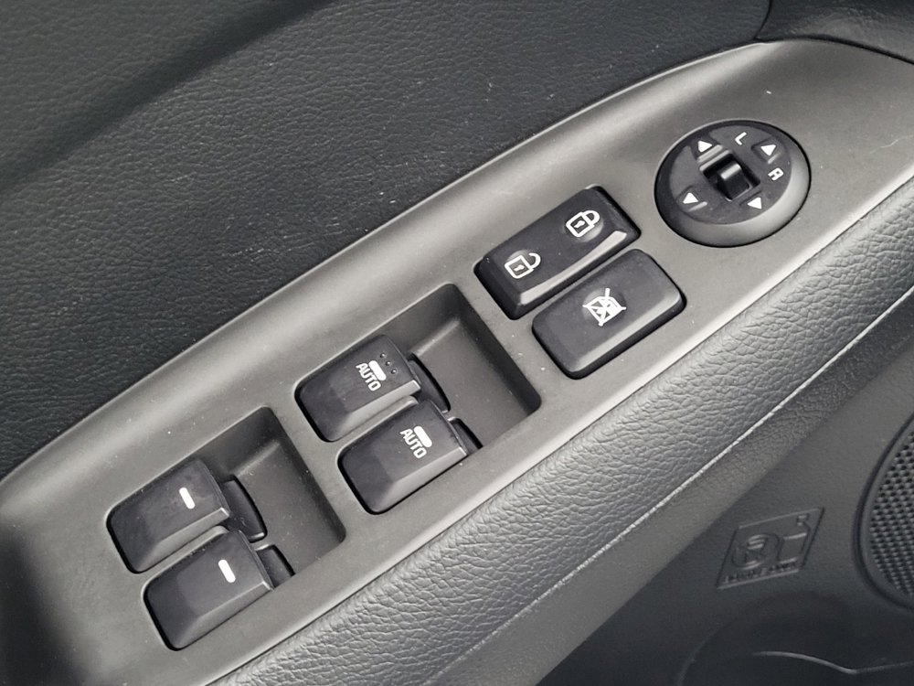 Used 2017 Kia Forte LX image 27