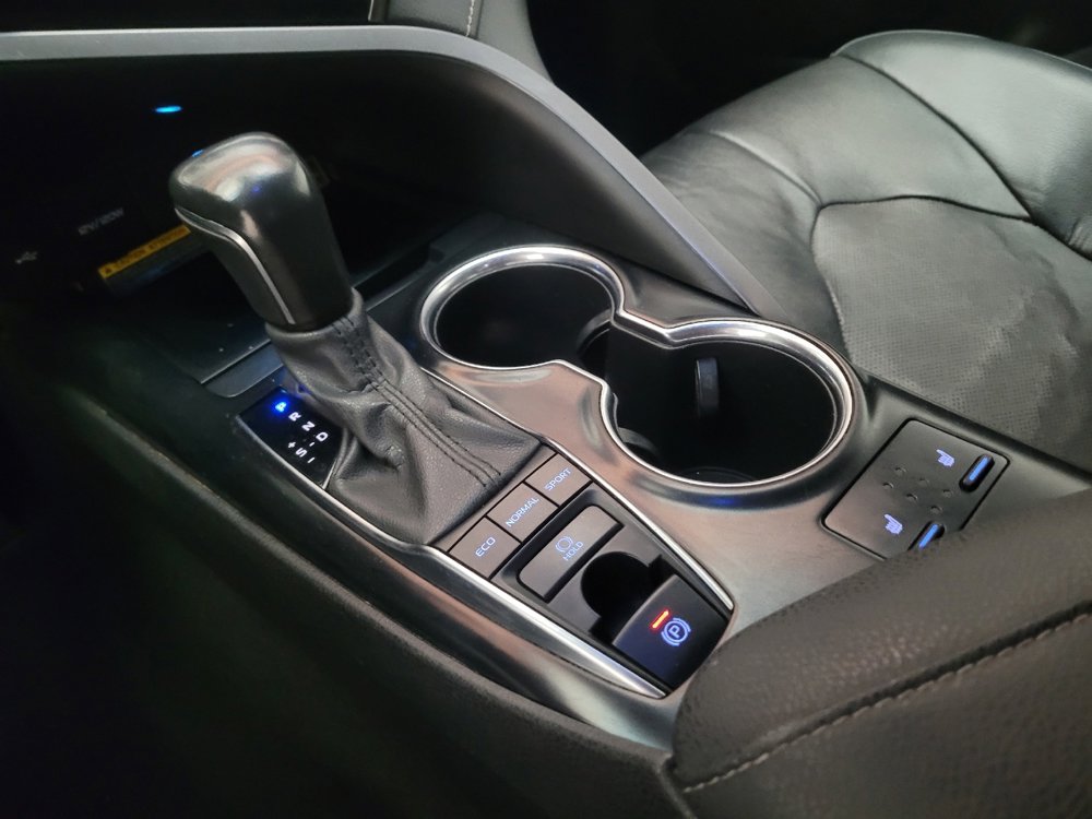 Used 2020 Toyota Camry XSE w/ Navigation Package image 26