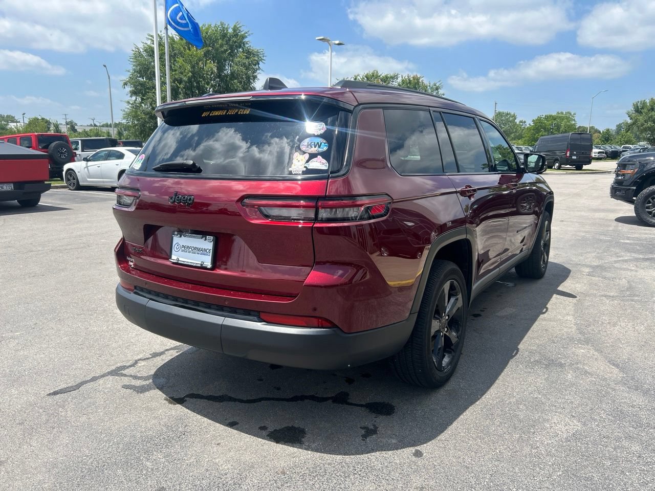 Used 2023 Jeep Grand Cherokee L Laredo AWD/4WD image 3