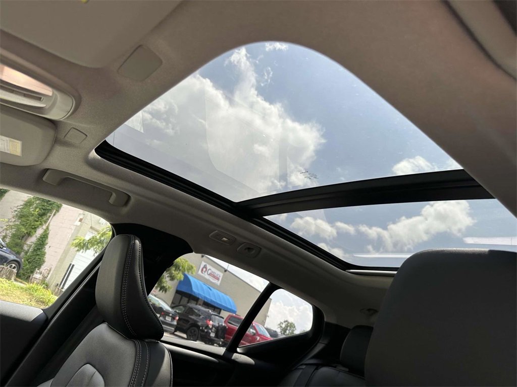 New 2026 Volvo XC40 B5 Plus w/ Protection Package Premier image 18