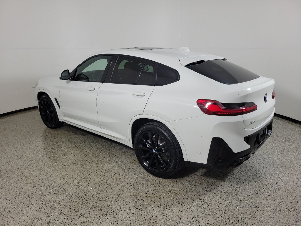 Used 2024 BMW X4 xDrive30i w/ M Sport Package AWD/4WD image 3