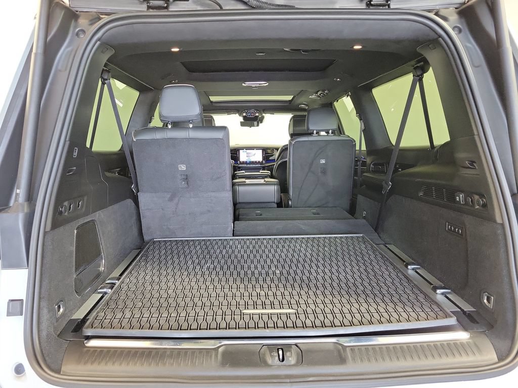 Used 2025 Jeep Grand Wagoneer L Series III w/ Rear Seat Video Group 1 AWD/4WD image 26