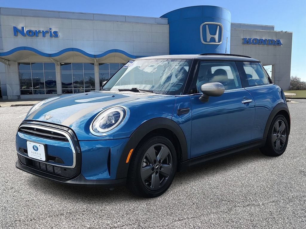 Used 2024 MINI Cooper 2-Door Hardtop FWD image 2