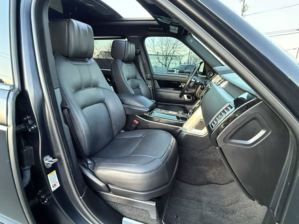 Used 2019 Land Rover Range Rover Long Wheelbase Supercharged image 9