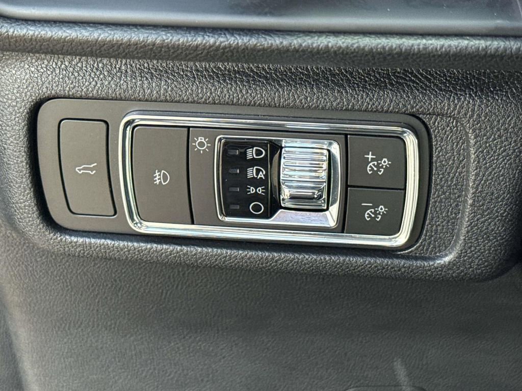 Certified 2021 Lincoln Corsair Reserve FWD image 25