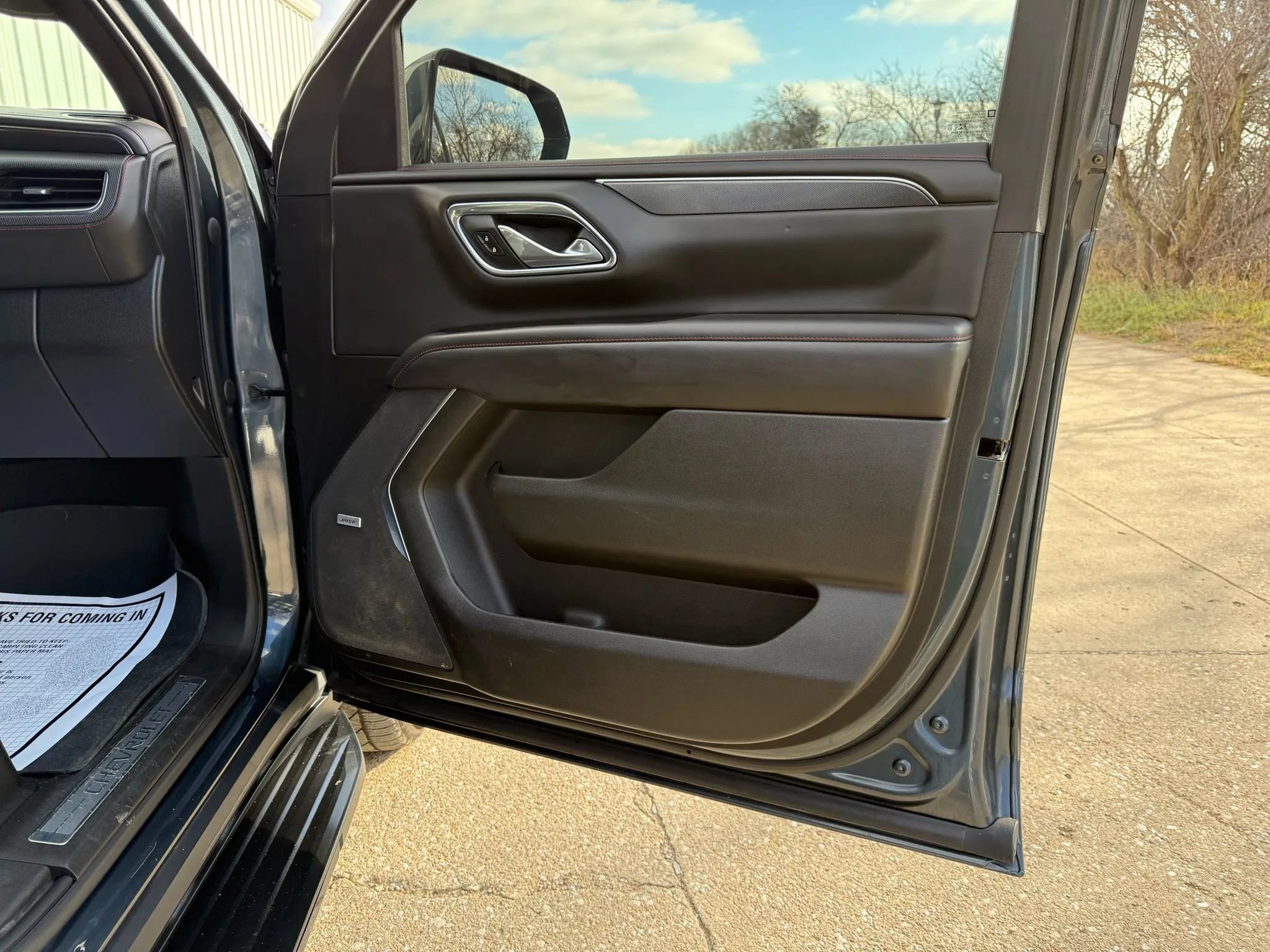 Used 2021 Chevrolet Suburban RST w/ Luxury Package image 8