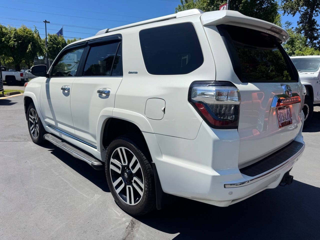 Used 2015 Toyota 4Runner Limited AWD/4WD image 3