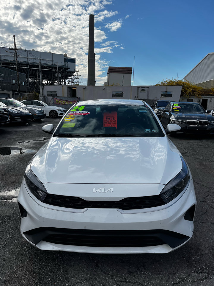 Used 2024 Kia Forte LXS FWD image 2