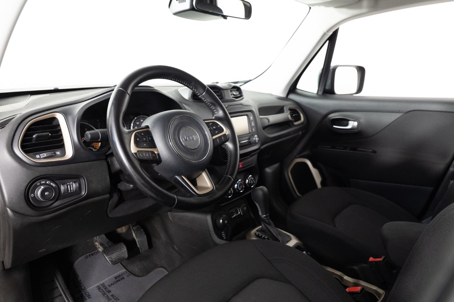 Used 2017 Jeep Renegade Latitude w/ Trailer Tow Group AWD/4WD image 13