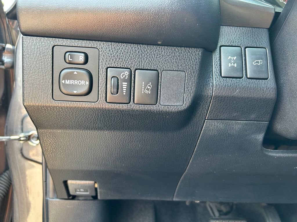 Used 2017 Toyota RAV4 SE w/ Power Extra Value Package AWD/4WD image 13
