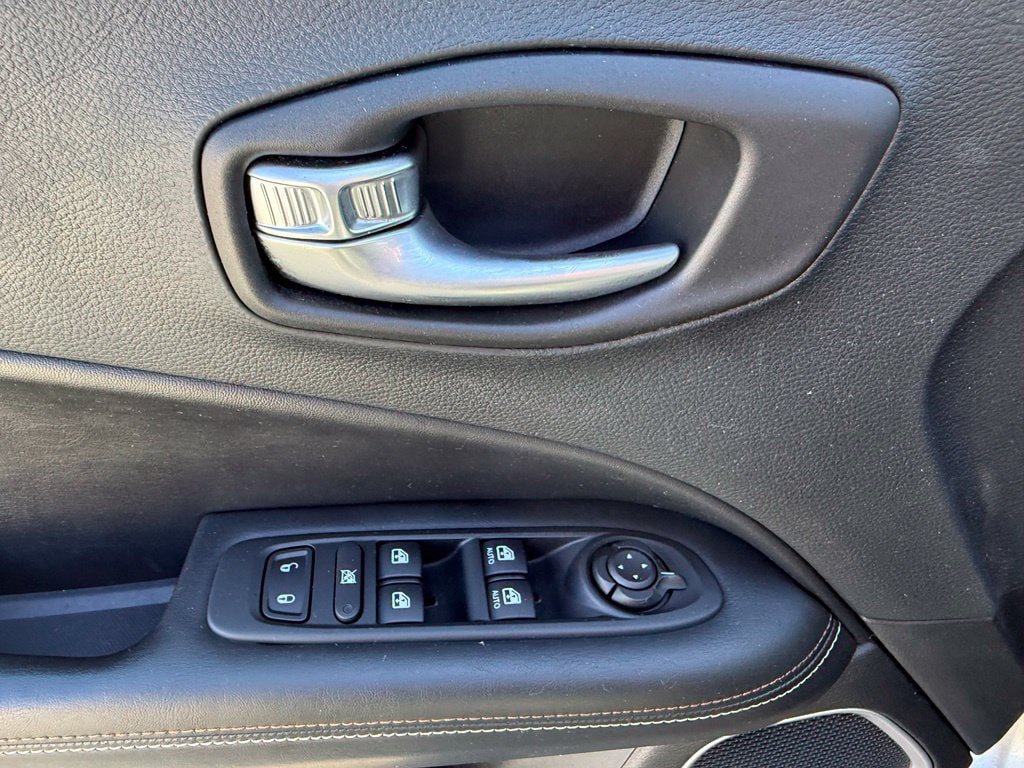 Used 2019 Jeep Compass Latitude w/ Popular Equipment Group AWD/4WD image 21