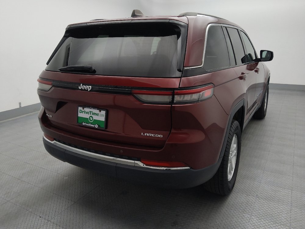 Used 2023 Jeep Grand Cherokee Laredo AWD/4WD image 7