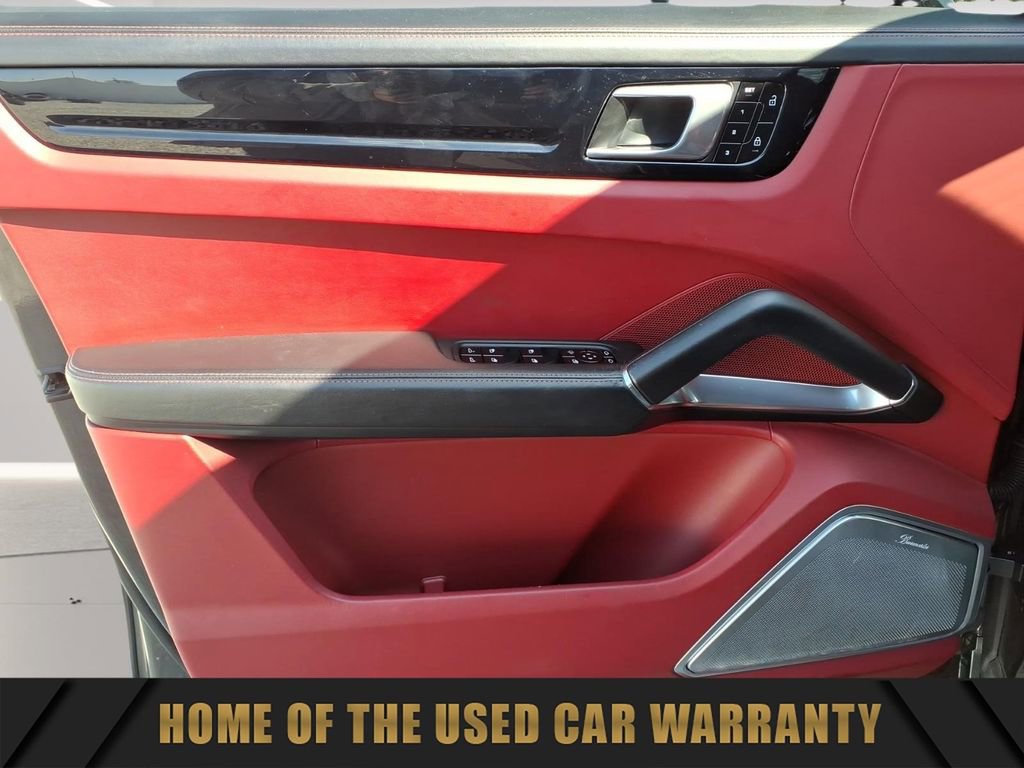 Used 2021 Porsche Cayenne Turbo image 10